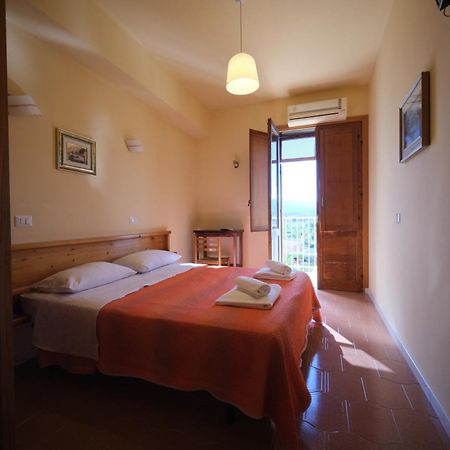 Hotel-Pensione 4 Stagioni Falcone Exterior photo