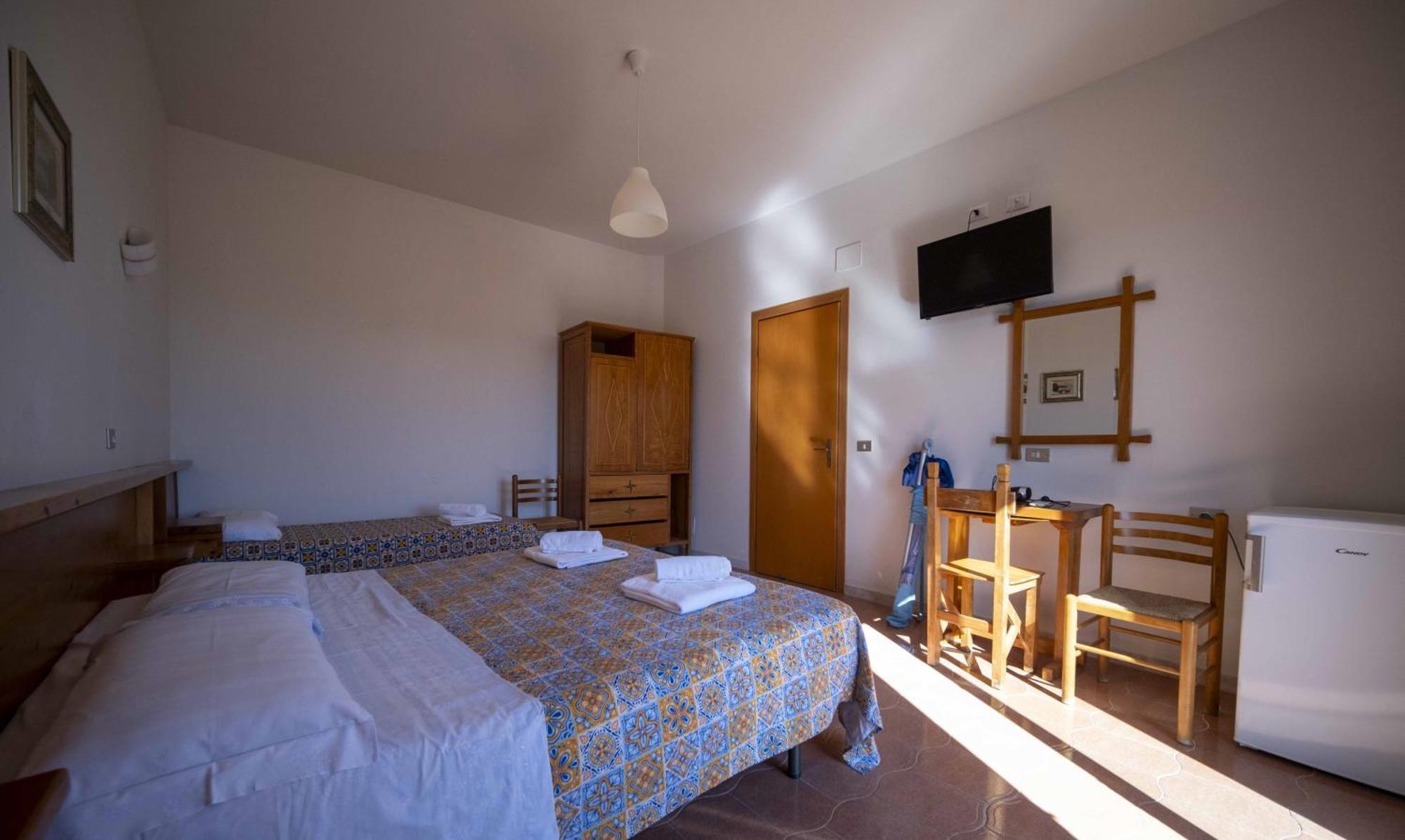 Hotel-Pensione 4 Stagioni Falcone Exterior photo